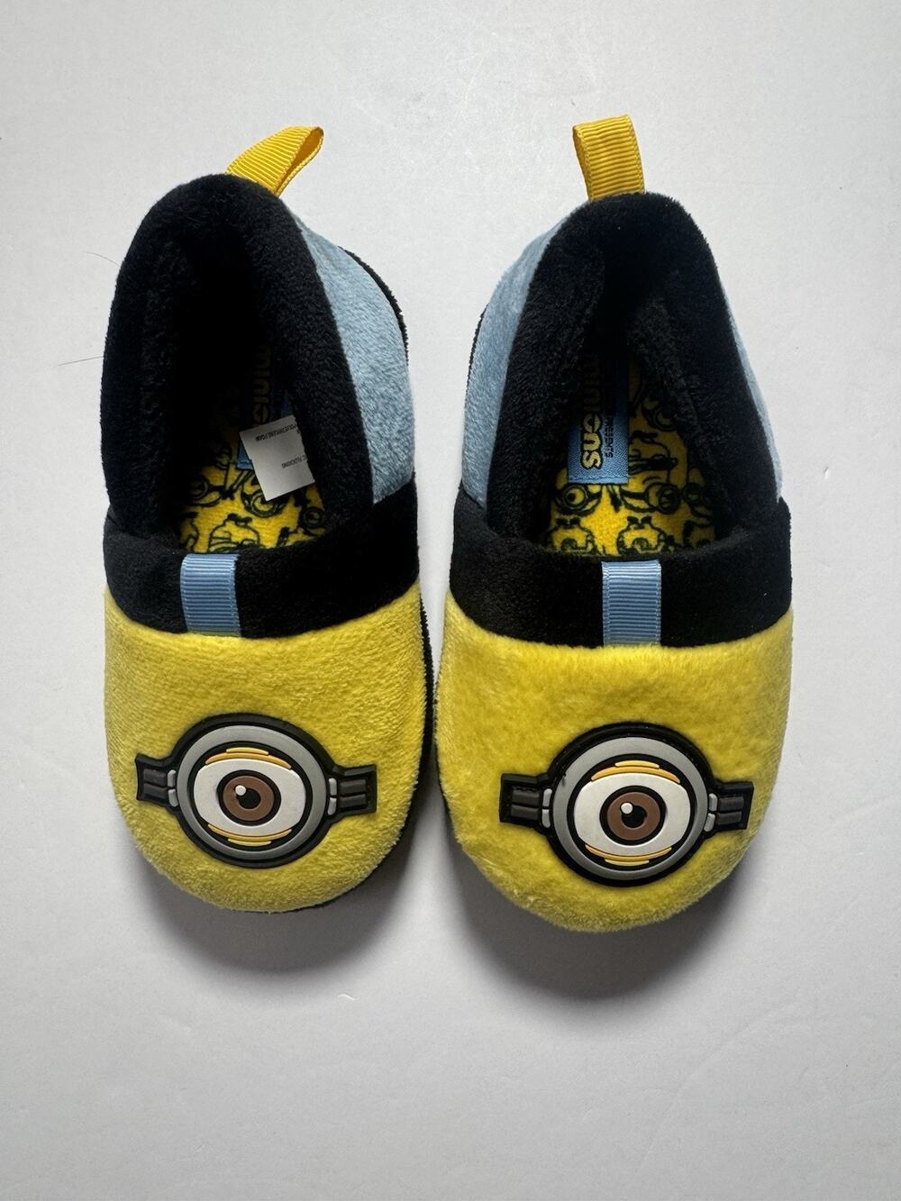 Minions Kids Plush Slippers Size L 9-10 Despicable Me Yellow NWOT
